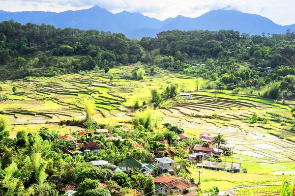 Vesnice v pohoří Cordillera — Stock fotografie