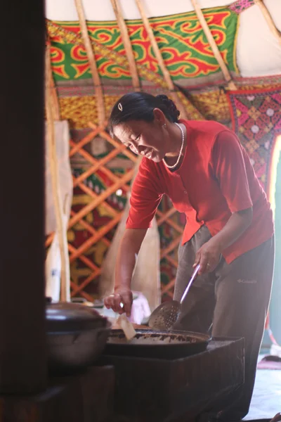 Монгольська жінка — стокове фото