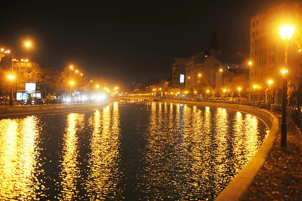 Dambovita rzeki noc — Zdjęcie stockowe