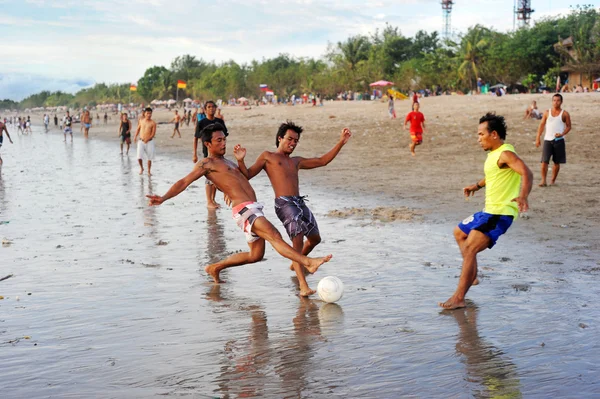 Soccer on the beach — Stock Photo, Image