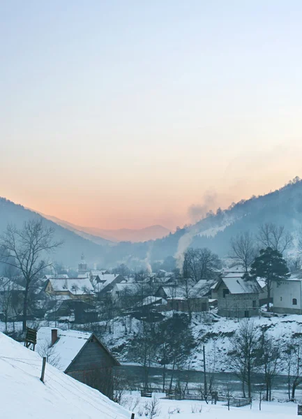 Village dans les Carpates — Photo