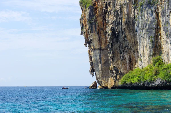 Rocks and sea in Krabi — Stock Photo, Image