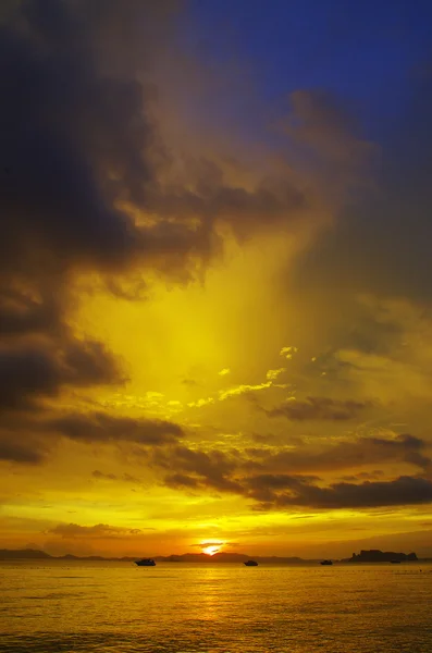 Kolorowy zachód słońca — Zdjęcie stockowe