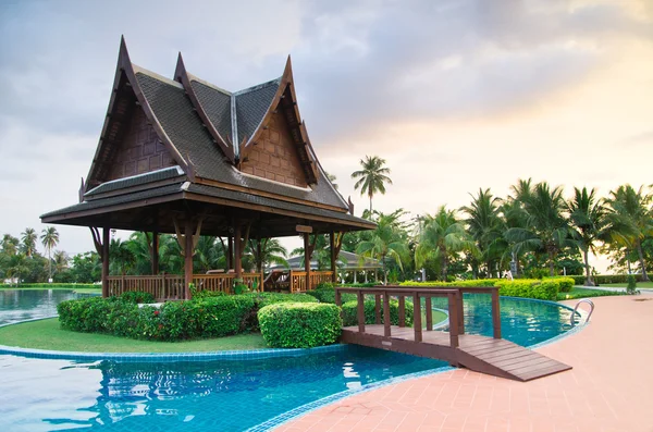 Zwembad in thailand — Stockfoto