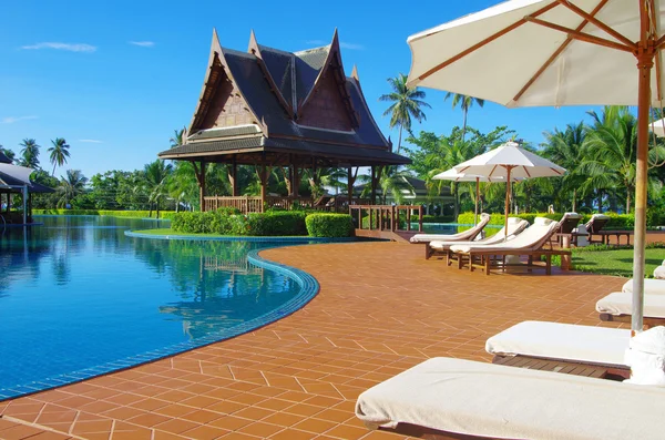 Zwembad in thailand — Stockfoto