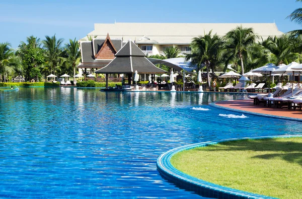 Pool in thailand — Stock Photo, Image