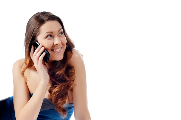 Bir cep telefonuyla konuşan genç güzel kız — Stok fotoğraf
