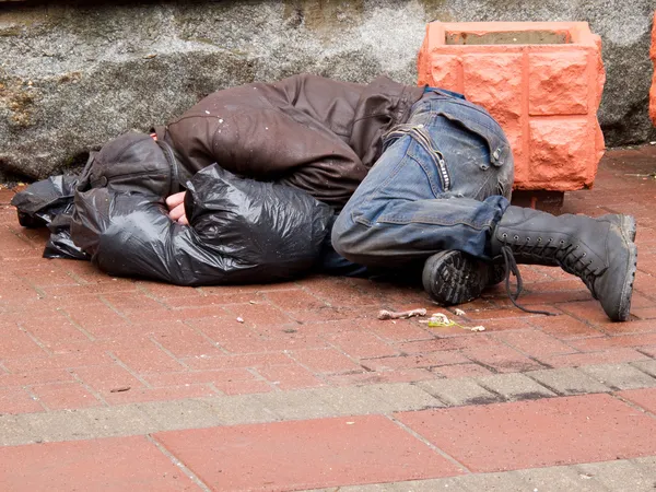 Uomo senzatetto — Foto Stock