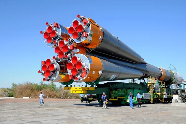 Vooruitgang raket op Baikonoer Kosmodroom — Stockfoto