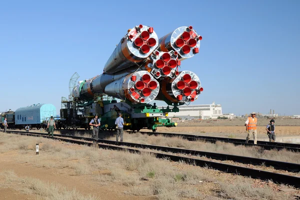 Rollout del veicolo di lancio di Soyuz — Foto Stock