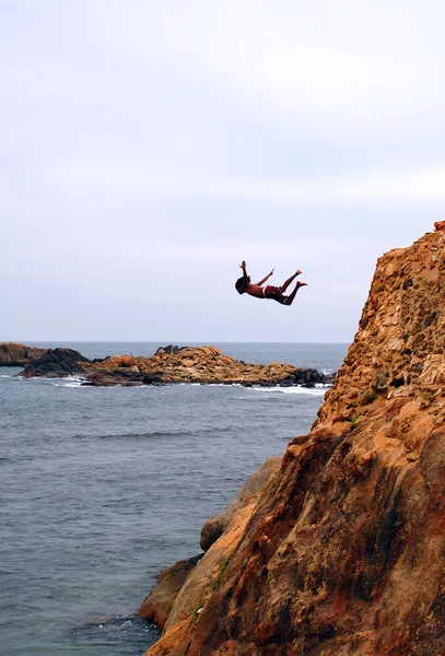 Jumping from the Rock — Stock Photo, Image