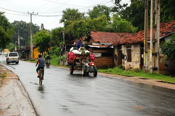 Rue au Sri Lanka après la pluie — Photo