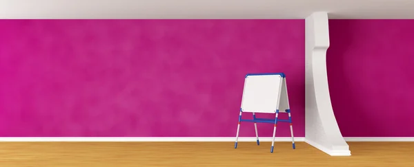Фиолетовая комната с детской доской — стоковое фото