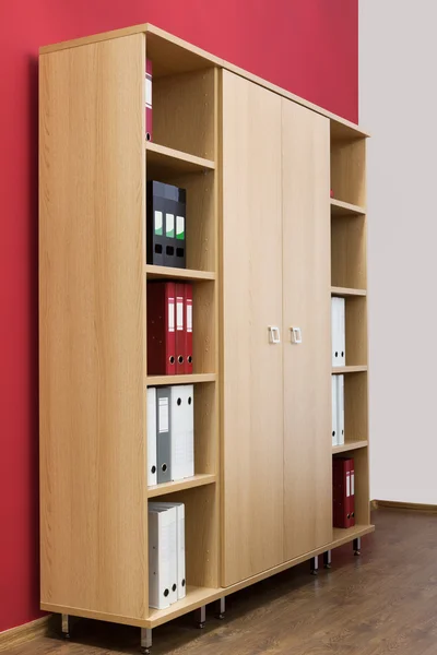 Bookcase with folders — Stock Photo, Image