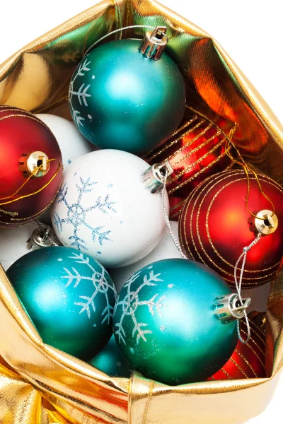 クリスマス ボールとゴールド バッグ — ストック写真