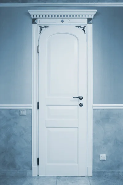 Witte deur — Stockfoto
