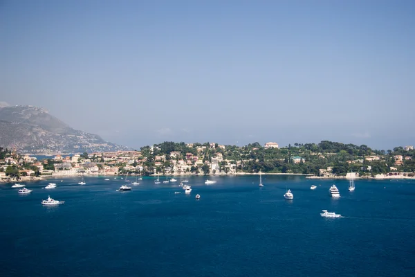 Fransız Rivierası lagün ile lüks yatlar — Stok fotoğraf