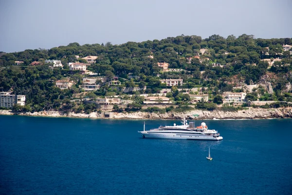 Francuska Riwiera laguny z luksusowych jachtów — Zdjęcie stockowe