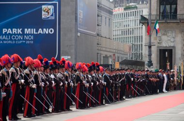 geçit töreni karabinalar Milano, Haziran 2010