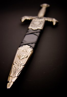 Antik kılıç