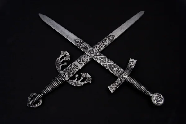 Дві старовинні мечі — стокове фото