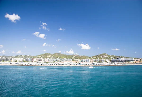 Linha costeira em Ibiza, Espanha — Fotografia de Stock