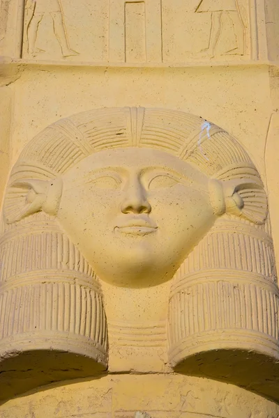 Antigas estátuas egípcias — Fotografia de Stock