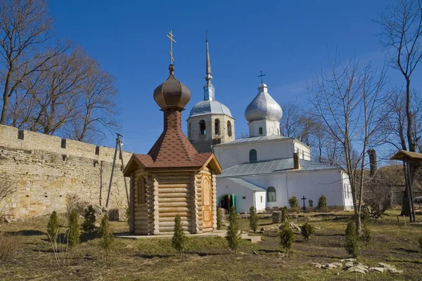 Kościoły w twierdzy porkhov — Zdjęcie stockowe