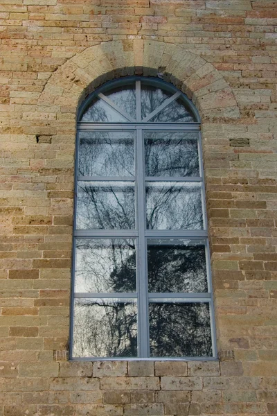 Fenêtre dans l'église — Photo