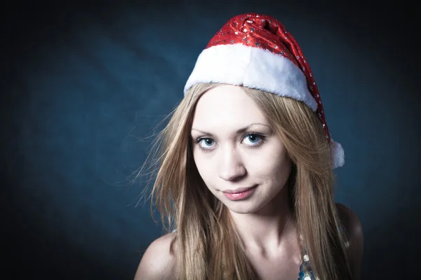 Retrato navideño de una hermosa joven —  Fotos de Stock