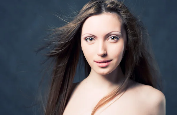 Portrait of a young brunette lady — Stock Photo, Image