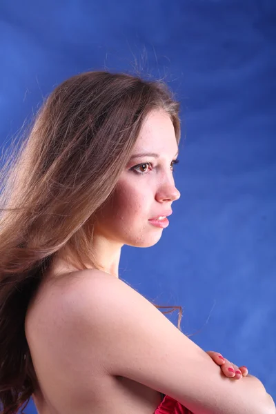 美しい若いブルネットの女性の肖像 — ストック写真