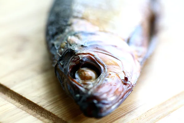 Ikan asap diisolasi pada warna putih — Stok Foto