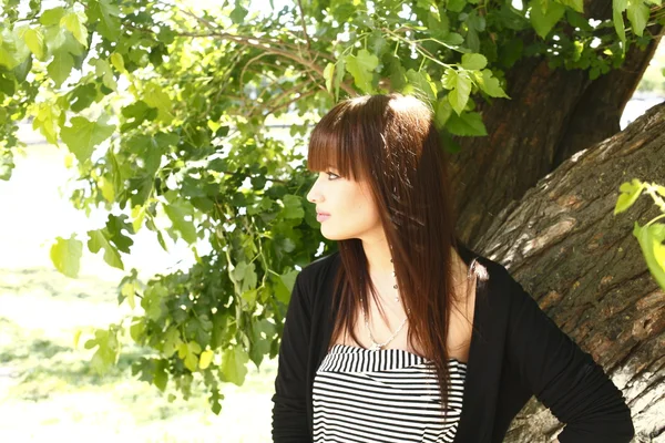 Beautiful brunette teenager girl — Stock Photo, Image