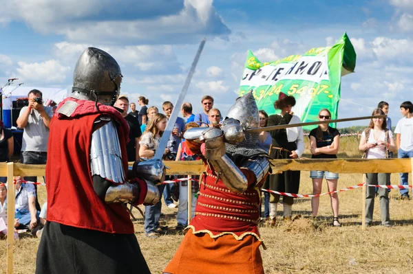 Рыцари сражаются — стоковое фото