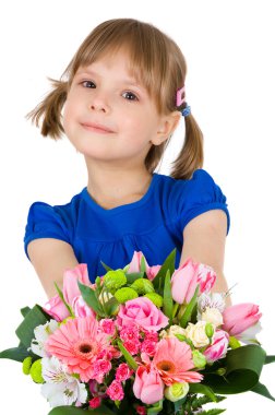 bir buket çiçek ile küçük kız. beyaz izole
