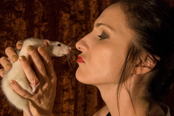 stock image Woman kissed rat