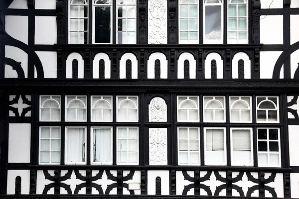 Fasada domu w stylu Tudorów w chester, Wielka Brytania — Zdjęcie stockowe