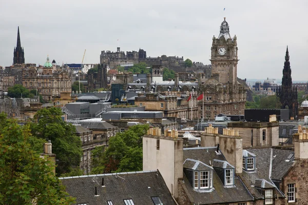 Edinburgh vista from Calton Hill including Edinburgh Castle, Bal — Stock Photo, Image
