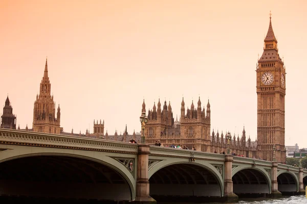 บิ๊กเบนและบ้านของรัฐสภา, ลอนดอน, สหราชอาณาจักร — ภาพถ่ายสต็อก