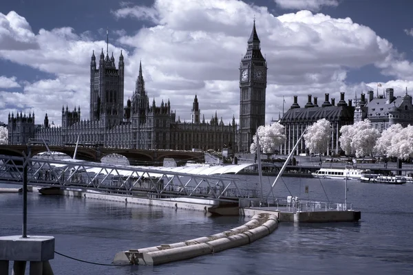 Μπιγκ Μπεν και το σπίτι του Κοινοβουλίου στο Λονδίνο, Ηνωμένο Βασίλειο — Φωτογραφία Αρχείου