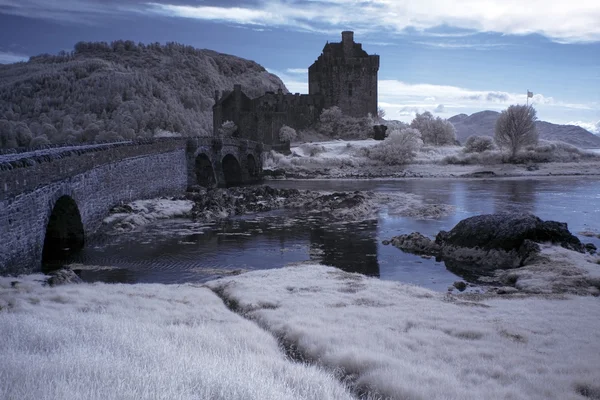 Замок Эйлиан Донан, Шотландия, Великобритания — стоковое фото