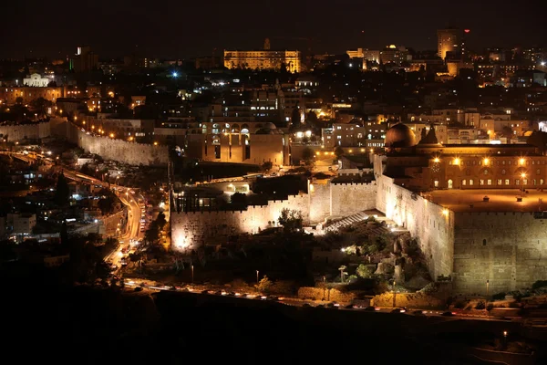 Noche en la ciudad vieja Jerusalén, Monte del Templo con la Mezquita de Al-Aqsa, v —  Fotos de Stock