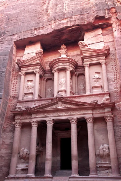 Al Jazneh - el tesoro de Petra antigua ciudad, Jordania —  Fotos de Stock