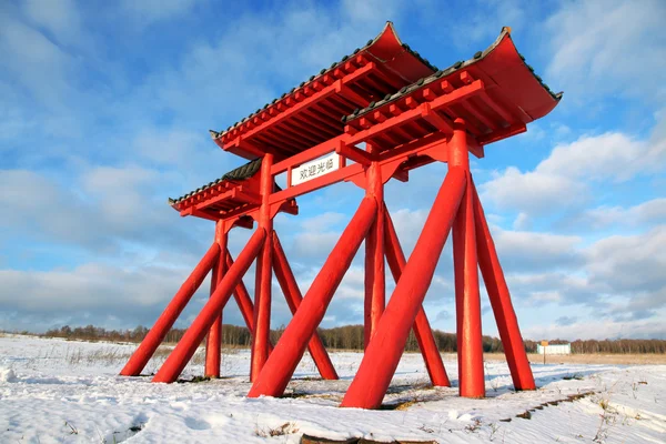 A nagy piros kapuja buddhista templom — Stock Fotó