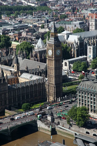 Big Ben'e ve Parlamento Londra, İngiltere'de ev — Stok fotoğraf
