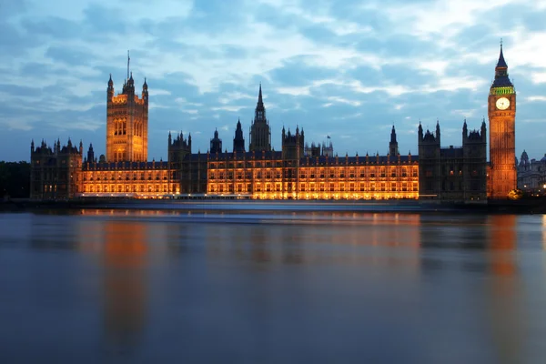 Büyük Ben ve parlamento evleri geceleyin, Londra, İngiltere — Stok fotoğraf