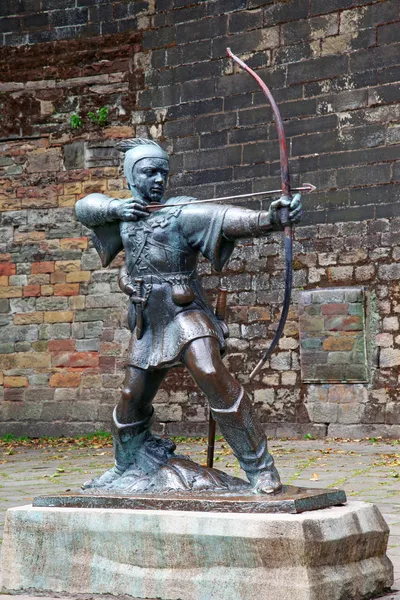 Estátua de Robin Hood no Castelo de Nottingham, Nottingham, Reino Unido — Fotografia de Stock