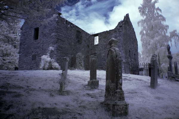 Старий готичний кладовище — стокове фото