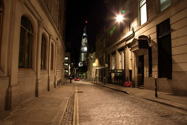Noční ulice v Londýně, Velká Británie — Stock fotografie